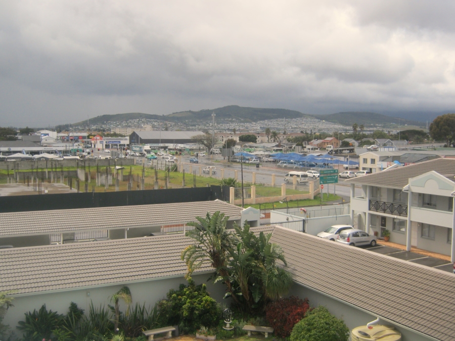 2 Bedroom Property for Sale in Strand Central Western Cape